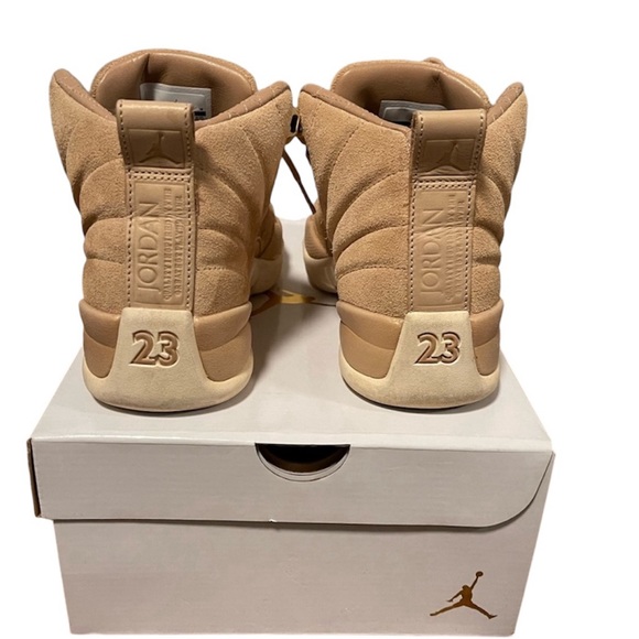 Jordans Retro Tan Suade - Picture 3 of 3